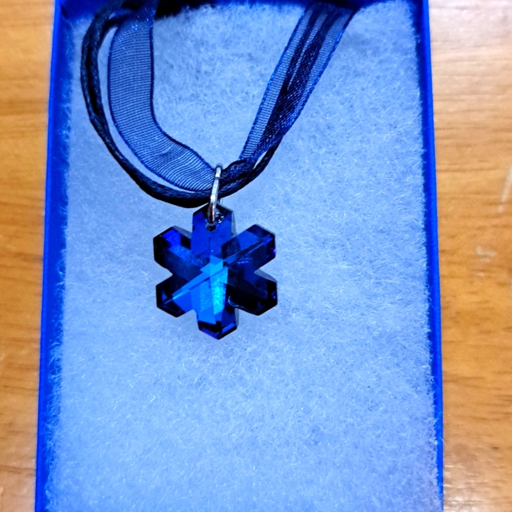 Sea Mist Blue Crystal Snowflake Necklace
